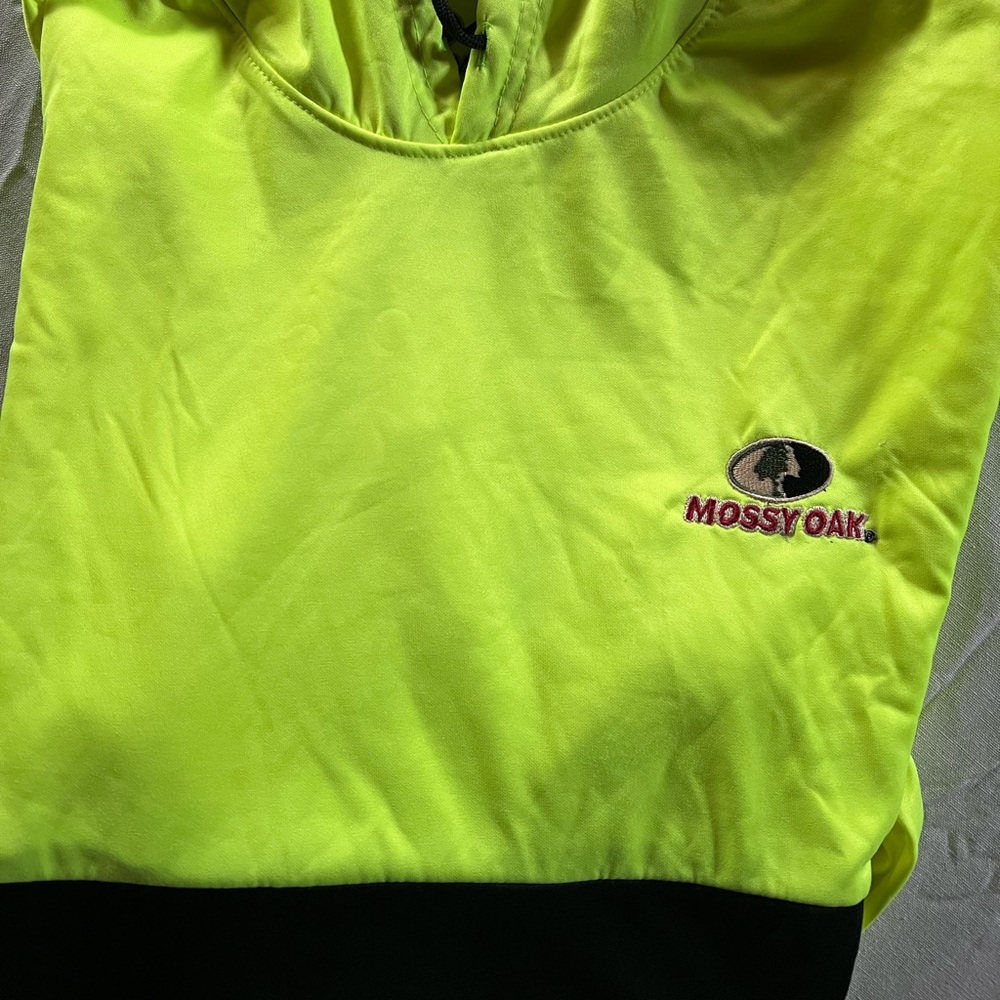 Mossy Oak High-Visibility Neon Yellow Hoodie w Camo